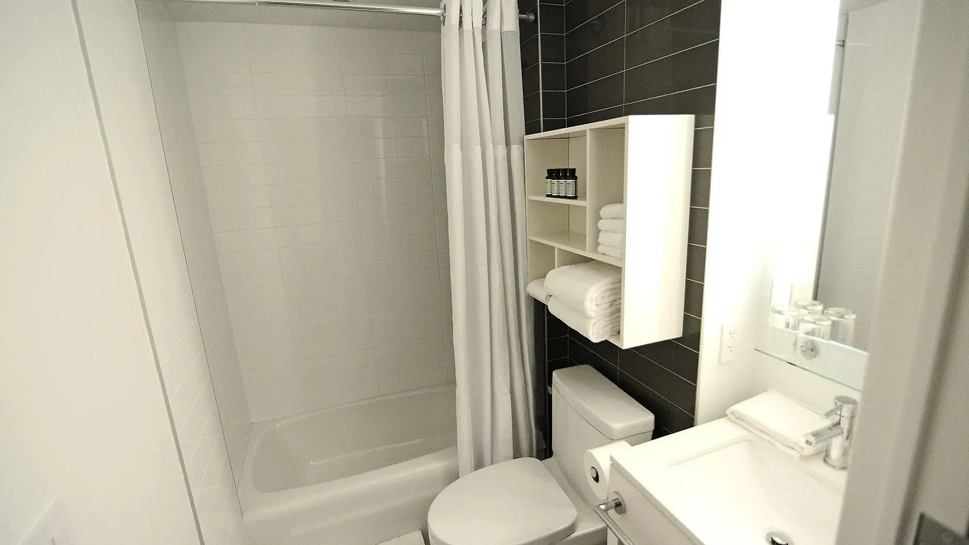 Edge Hotel Washington Heights New York
