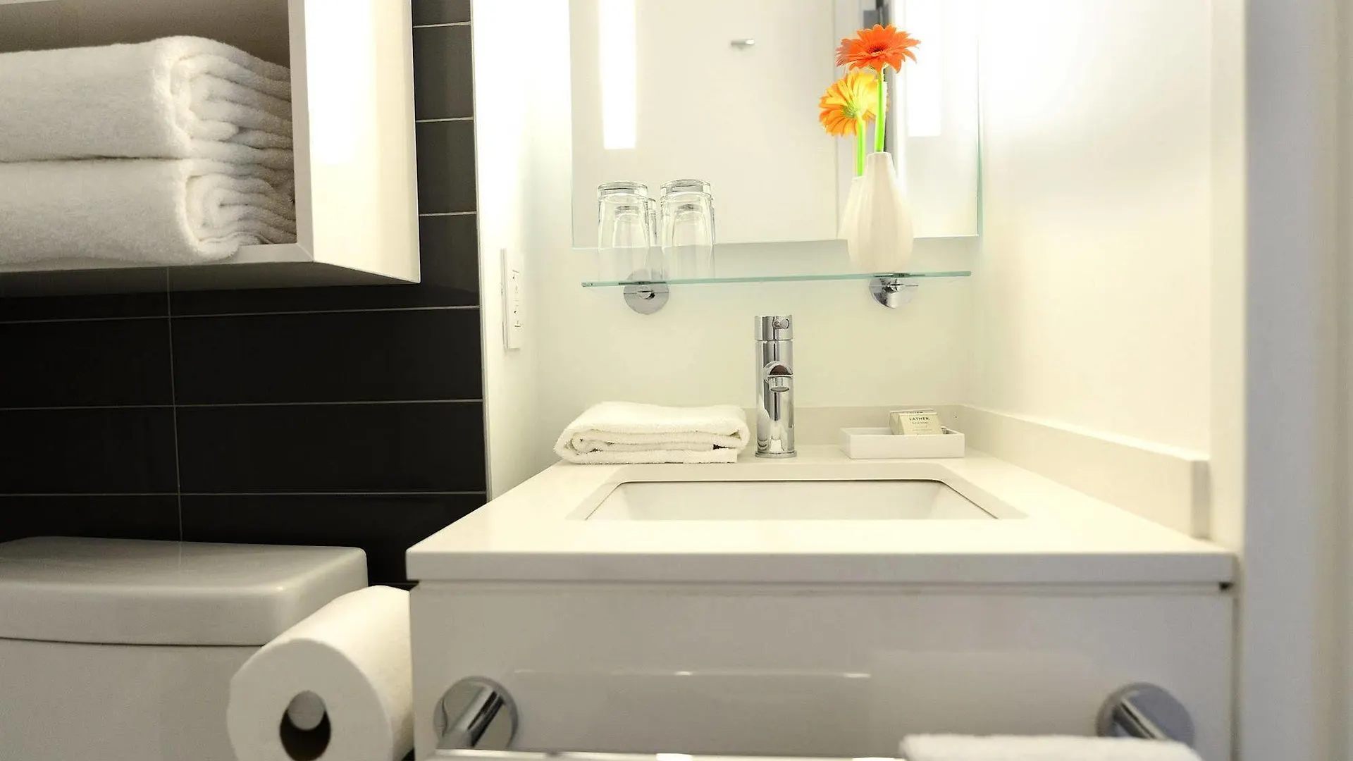 Edge Hotel Washington Heights New York
